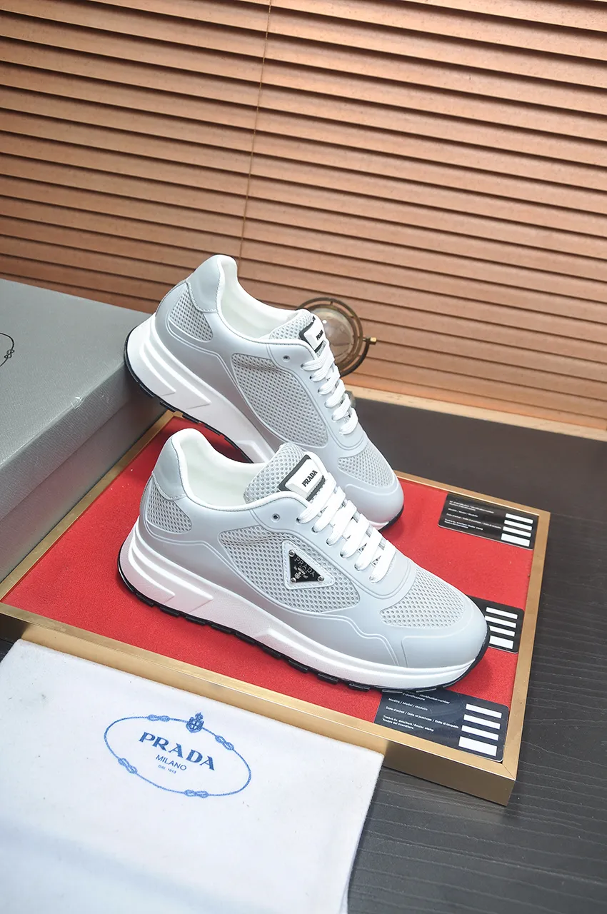 Men's shoes 💰580💶 [PRADA] Top original items, new seasonal styles, high-quality original items, top-grade high-mercerized cowhide combined with original breathable fabric + imported glue, imported stretch fabric inside with original cowhide feet, original thick outsole! Quality guaranteed! Code 38-45 (45 customized)
